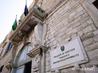 Lite all'uscita da scuola, il Gip di Trani archivia la querela di ex consigliere comunale contro vigile e giornalista