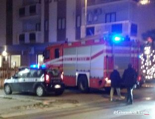 Trani, donna intrappolata in casa in via Spalato: liberata dai pompieri, sta bene