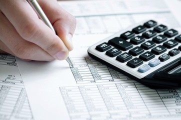 Consiglio comunale di Trani, approvate le variazioni finali del bilancio. Barresi si astiene