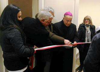 Disponibili per chi ha poco, senza chiedere nulla: Trani, bentornata Croce bianca