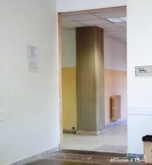 Alberghiero di Trani, una classe a caccia della porta che non c'è: gli alunni protestano ma mancherebbero i fondi