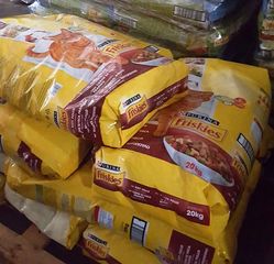 Colonie canine e feline, l'Enpa dona a Trani quintali di cibo: li utilizzeranno i cittadini che se ne prendono cura