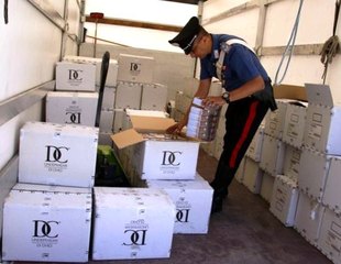 Arrestati gli ultimi quattro «ladri d'intimo» di Trani: a giugno, rapinarono un tir pieno di biancheria. I nomi