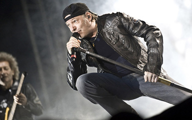 Stasera al teatro “Mimesis” di Trani “Buon compleanno Vasco”