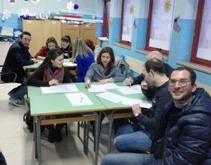 «Spegnete i telefonini e tornate a scuola!». Beltrani, i genitori di nuovo in aula per cimentarsi nella matematica