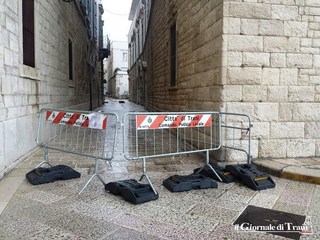 La Polizia locale di Trani è ancora sotto organico: resta esternalizzata la gestione delle transenne