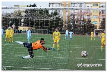 Un lampo di Camporeale e un rigore di Tedesco decidono il derby, e la Vigor vola ancora: Bisceglie-Trani 0-2