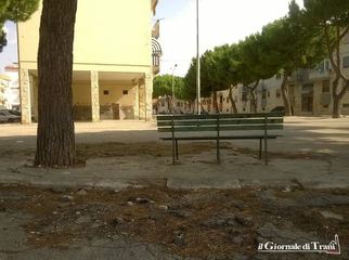 Piazza Kolbe, il Movimento 5 stelle di Trani: «Degrado e incuria. Urge la riqualificazione»