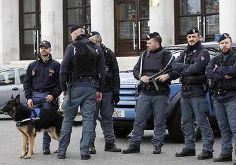 Sicurezza, prove tecniche di Daspo urbano: fuori da Trani vandali e facinorosi