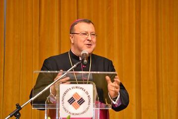 Oggi, a Trani, presentazione del nuovo libro di Monsignor Leuzzi, “L’amore coniugale e la famiglia nella modernità”