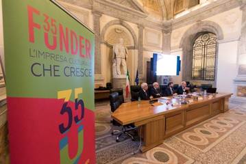 Bando “Funder35” per giovani idee, premiata anche un’associazione di Trani: «Medison» porta a casa 25mila euro