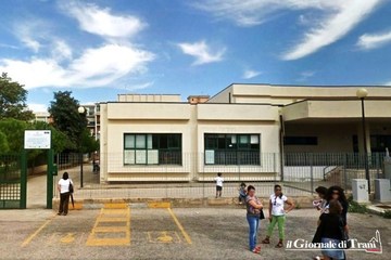 Un consiglio comunale di Trani alla scuola Cezza: lo richiedono otto esponenti della minoranza