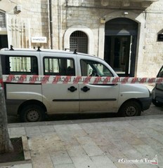 Pinuccio a Trani, oggi niente auto davanti all'Impero: in mostra le vetture di uno sponsor dello spettacolo