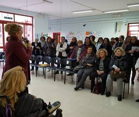 Differenziata nelle scuole di Trani, il comitato di Pozzopiano dona raccoglitori di pile esauste al quarto circolo