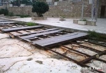 Gestione spiagge, Cinquepalmi (Trani a capo): «Il dirigente se ne va e le concessioni non sono state ancora firmate»