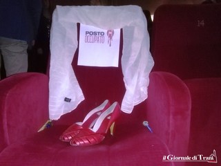 Uno spettacolo contro la violenza sulle donne: a Trani la compagnia “Il carro dei Guitti” con il suo “Un amore rubato”