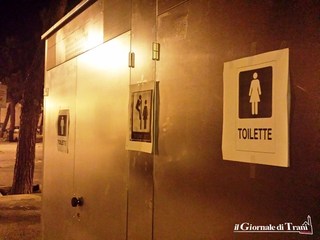 Trani, da servizio del gas a «servizi igienici»: sulla cabina di piazza Gradenigo è già scattata la provocazione