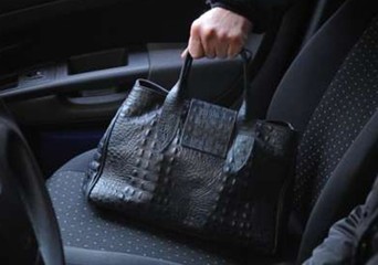 Trani, ragazza scippata in via Istria: i due malviventi hanno agito con un motorino