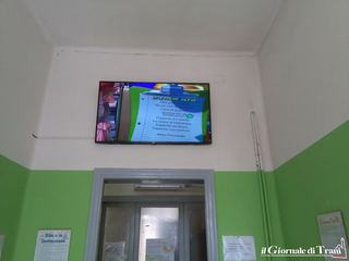 All’ambulatorio vaccini di Trani i bambini potranno vedere la tv: donata una sala attrezzata dai consiglieri regionali del Movimento 5 stelle