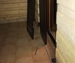Trani, sono ripresi i furti a Capirro: devastata un'altra villetta utilizzando un flex per scassinarne l'ingresso