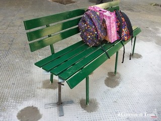 Arredo urbano a Trani, nuove panchine in villa e altrove. Impossibile rimpiazzare quelle «artistiche» con similari