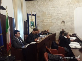 Consiglio comunale di Trani, dieci presenti al primo appello