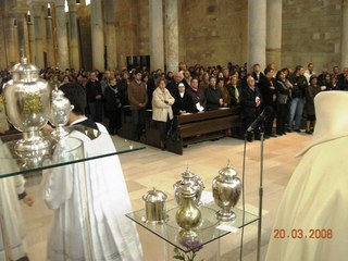 Domattina, la Messa crismale apre il triduo pasquale nell'intera diocesi di Trani. Gli altri riti comunitari che presiederà il vescovo