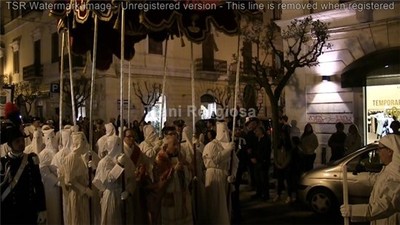 VIDEO. Trani religiosa, processione penitenziaria dei Sacri Misteri