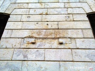 1mo maggio, che fine ha fatto la targa che Trani aveva dedicato ai caduti del lavoro?