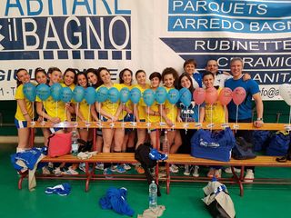 L'Aquila azzurra Trani retrocede, ma fa festa. Chieppa: «La gioia dello stare insieme viene prima di ogni risultato»