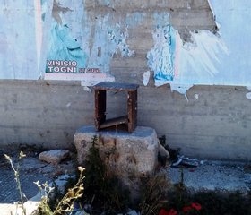 Ex passaggio a livello di via Andria: pietre e sgabelli per saltare il muro ed attraversare i binari. Appello dei volontari al sindaco di Trani