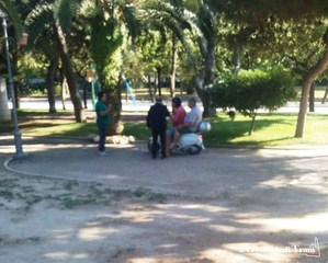 Villa di Trani, cade un altro «muro»: giro completo a bordo di uno scooter