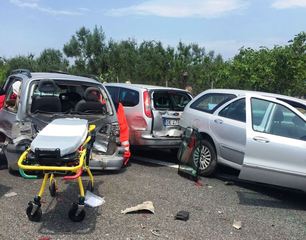 Groviglio di auto in autostrada fra Molfetta e Trani: otto feriti, di cui tre gravi
