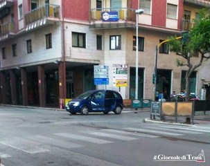 Trani, incidente al semaforo di corso Italia: una donna lievemente ferita