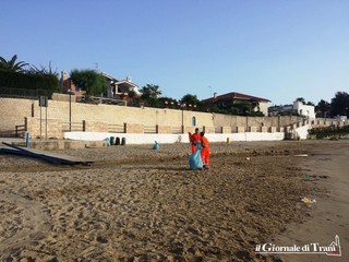 Pulizia delle spiagge di Trani, 99 domande per 6 posti: saranno definiti con un pubblico sorteggio