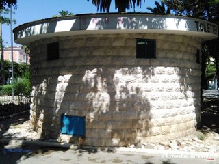 Riaperti i bagni pubblici nella piazza centrale di Trani: erano stati distrutti dai vandali