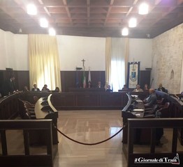 AGGIORNATO. Consiglio comunale di Trani, sì al consuntivo. Diffidati i Revisori dei conti