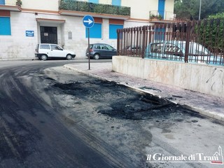 Trani, auto in fiamme nella notte in via San Gervasio: cause da accertare