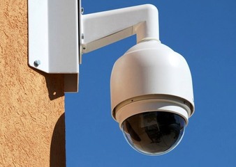 Auto rubata domenica sera davanti al Comune di Trani: la telecamera, spenta, riparata soltanto stamani