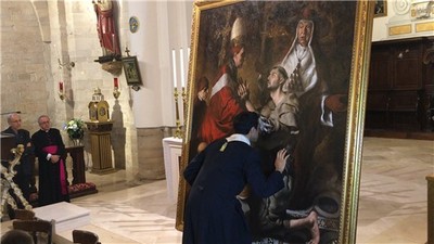 VIDEO. Trani religiosa, presentazione del quadro raffigurante san Francesco d'Assisi ricevuto da Papa Innocenzo III
