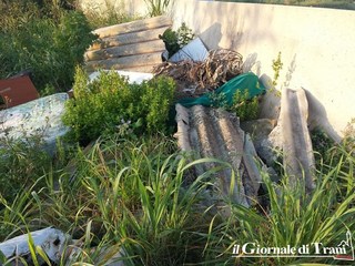 Amianto abbandonato per le strade di Trani, interventi straordinari di Amiu per rimuoverlo. L'appello dell'assessore di Gregorio