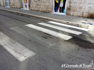 Trani, cambia il criterio della tracciatura ed arrivano le «zebre a metà»