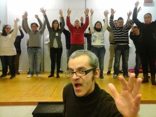 Il giullare sbarca nei negozi di Trani: da oggi, vetrine addobbate con i lavori di artisti disabili