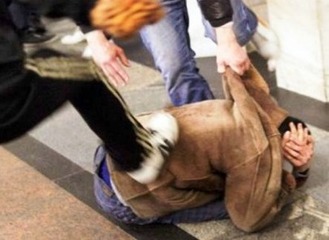 Pestaggio per futili motivi, la Polizia di Trani arresta un 39enne