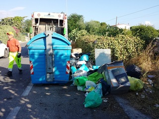 Accordo con la Regione: fino all'11 settembre, i rifiuti di Trani di nuovo a Massafra. Di Gregorio: «Risparmieremo»