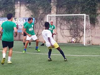 Da piazza Gradenigo al Jobel: i rifugiati a Trani battono a calcetto politici e giornalisti. Ed oggi, via al Giullare