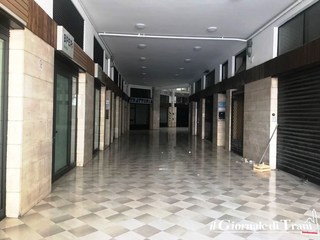 Carteggio fra condomini e Comune di Trani: palazzo Galleria, l'emergenza rifiuti sembra risolta