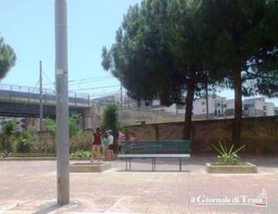 Trani e le deiezioni canine, in largo Goldoni i residenti sono esasperati