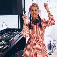 Crispino e Syria in consolle, insieme, a Trani: questa sera, dj set gratuito sul lungomare