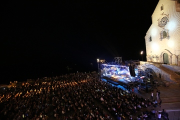 Grande successo per Renga, Trani si prepara ad accogliere Fiorella Mannoia